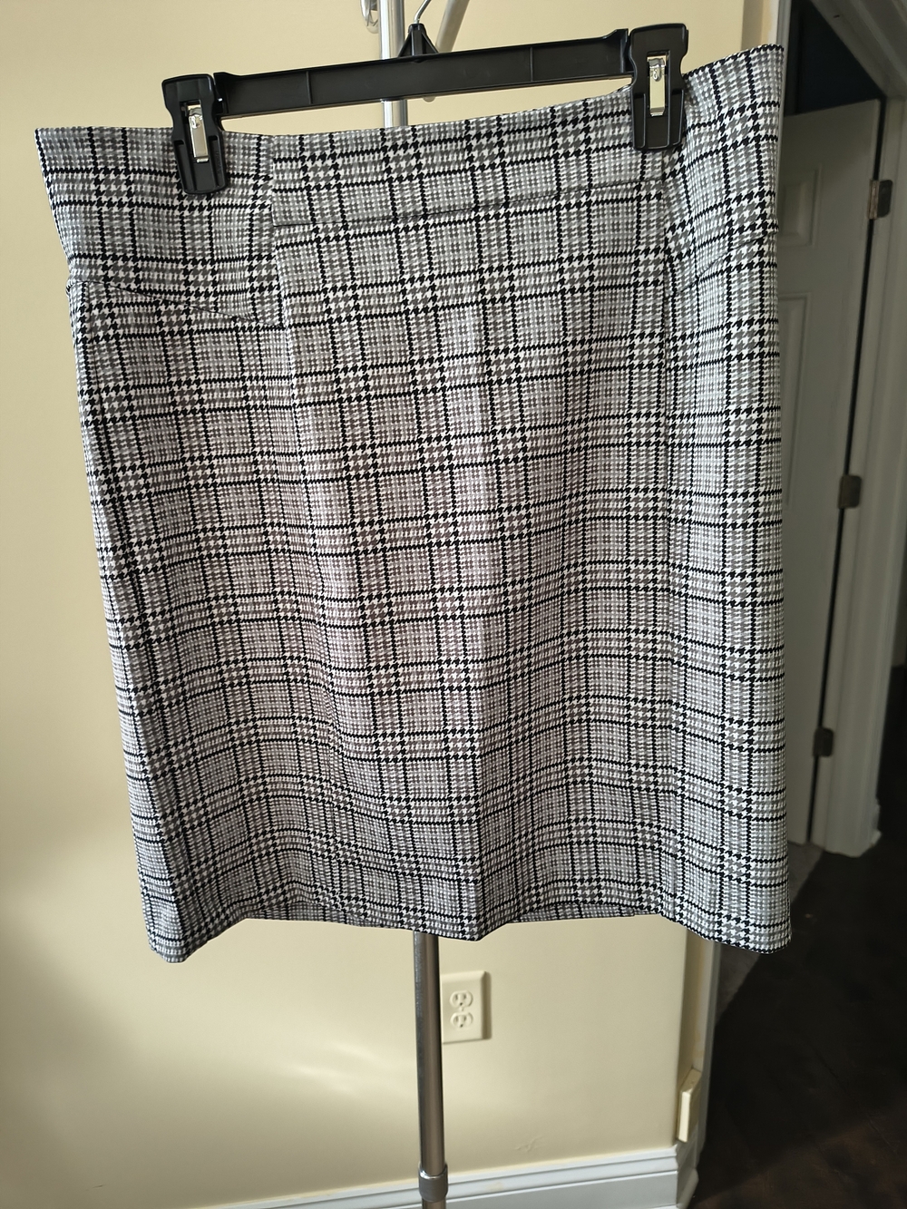 Michael Kors Houndstooth pattern skirt